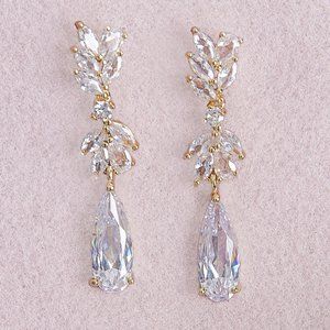 Golden slim droplet earrings